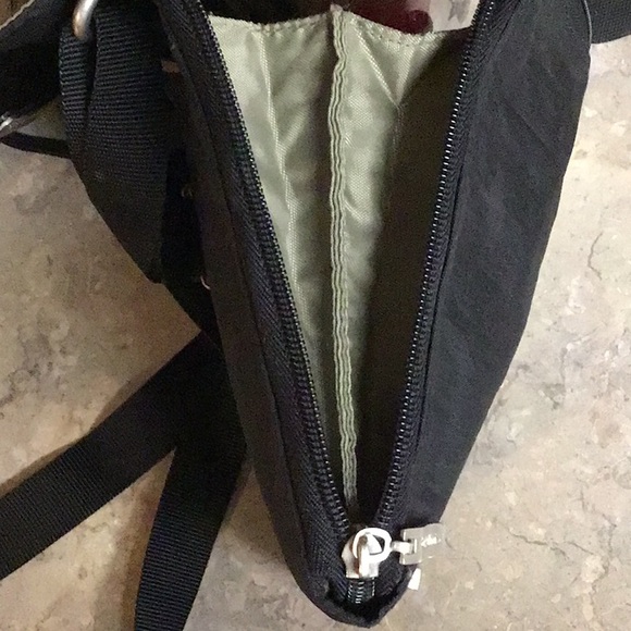 Baggallini Crossbody Purse - Picture 6 of 16